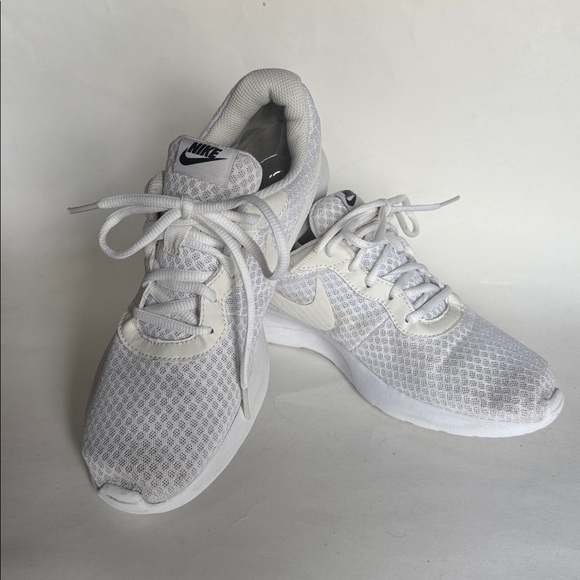 Nike Shoes - NIKE Tanjun White Running Athletic Sneakers Shoes 8 GUC $75